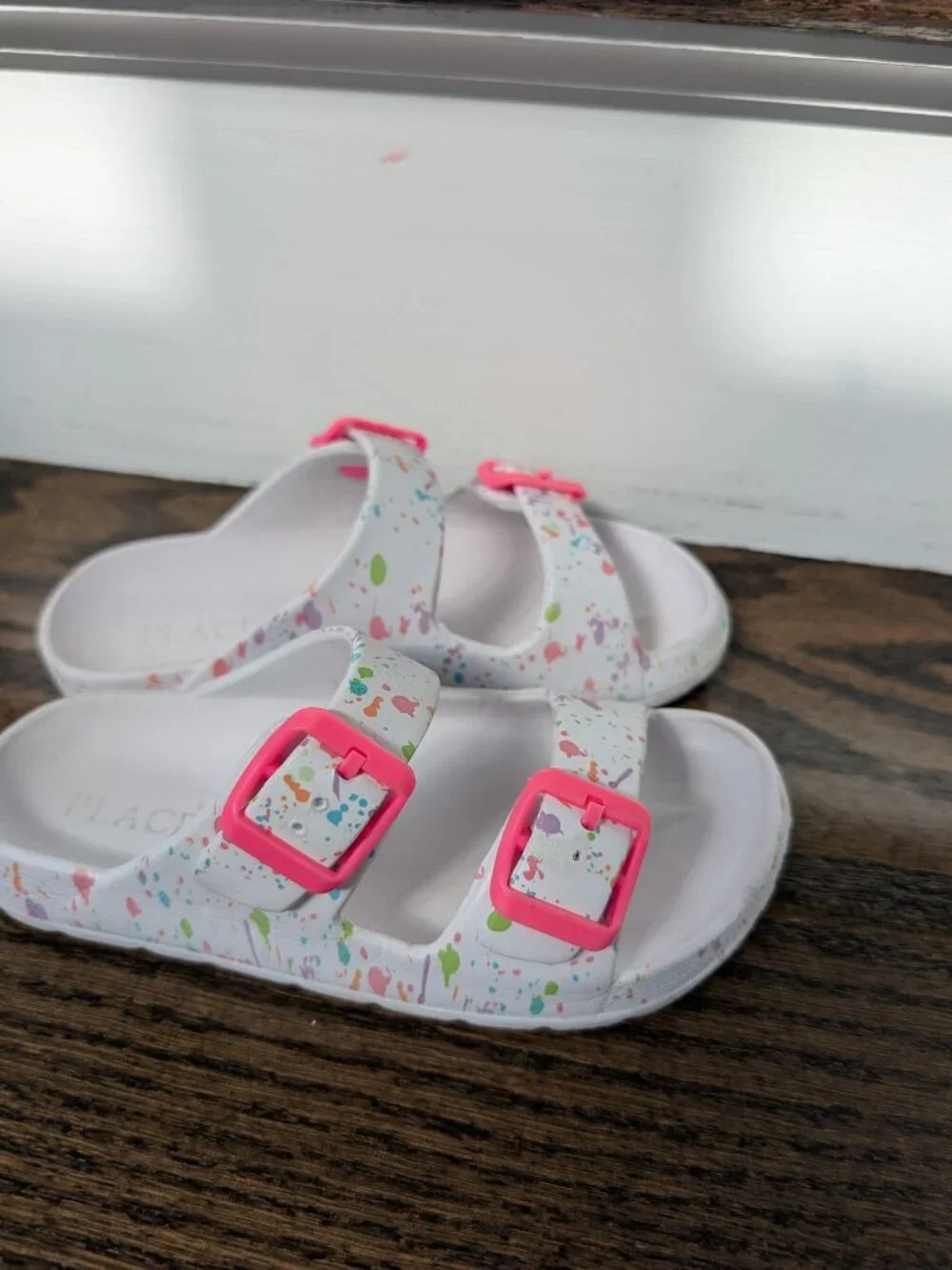 Children's Place Girls Double Buckle Slip On Slide Sandals, White Paint Splash